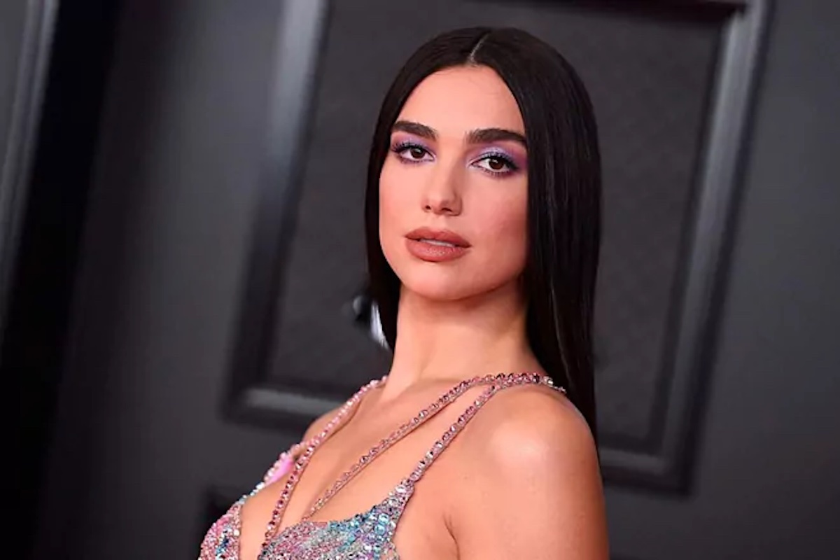 Dua Lipa Wore Nothing But A Thong Underneath Her See Through Mermaidcore Crochet Gown Chashmak