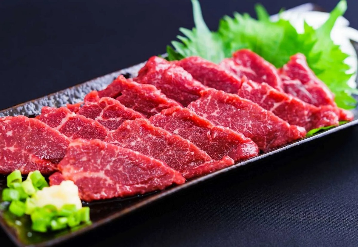 Japanese cuisine has a meat dish made of horse