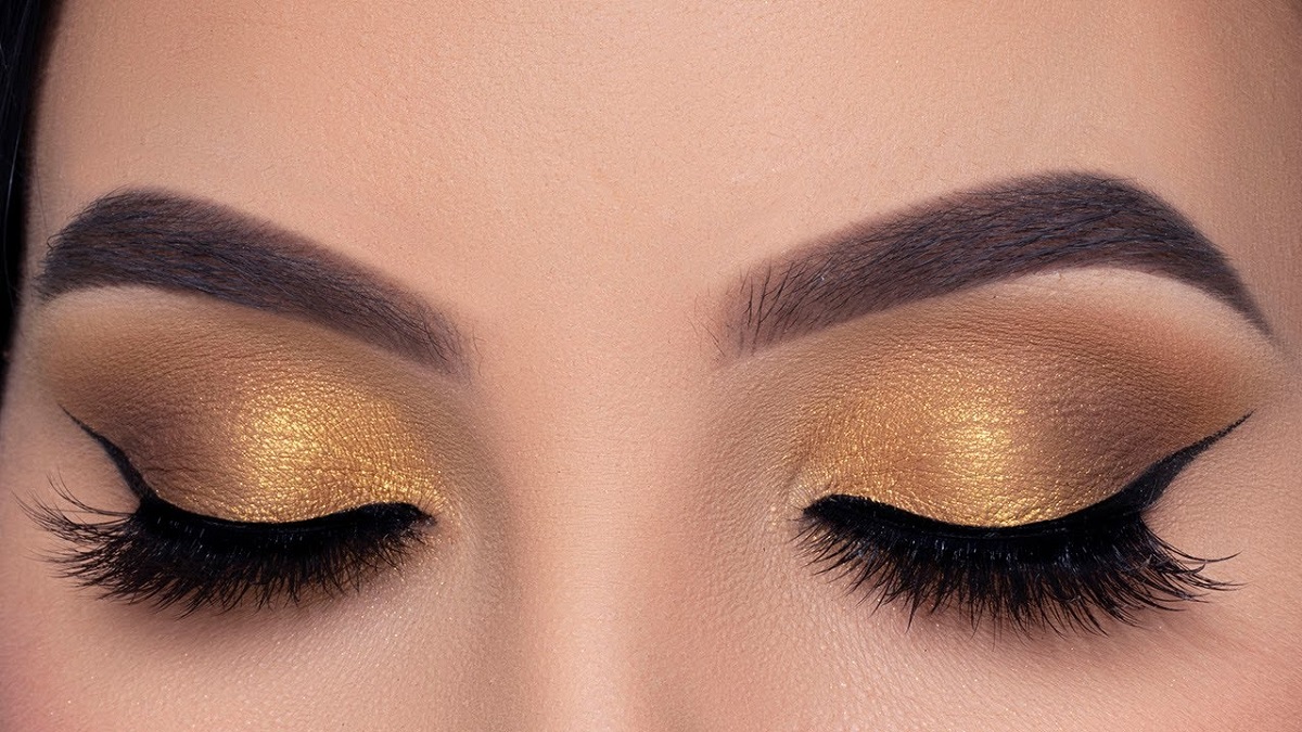 Gold & Brown Cut Crease Makeup Idea