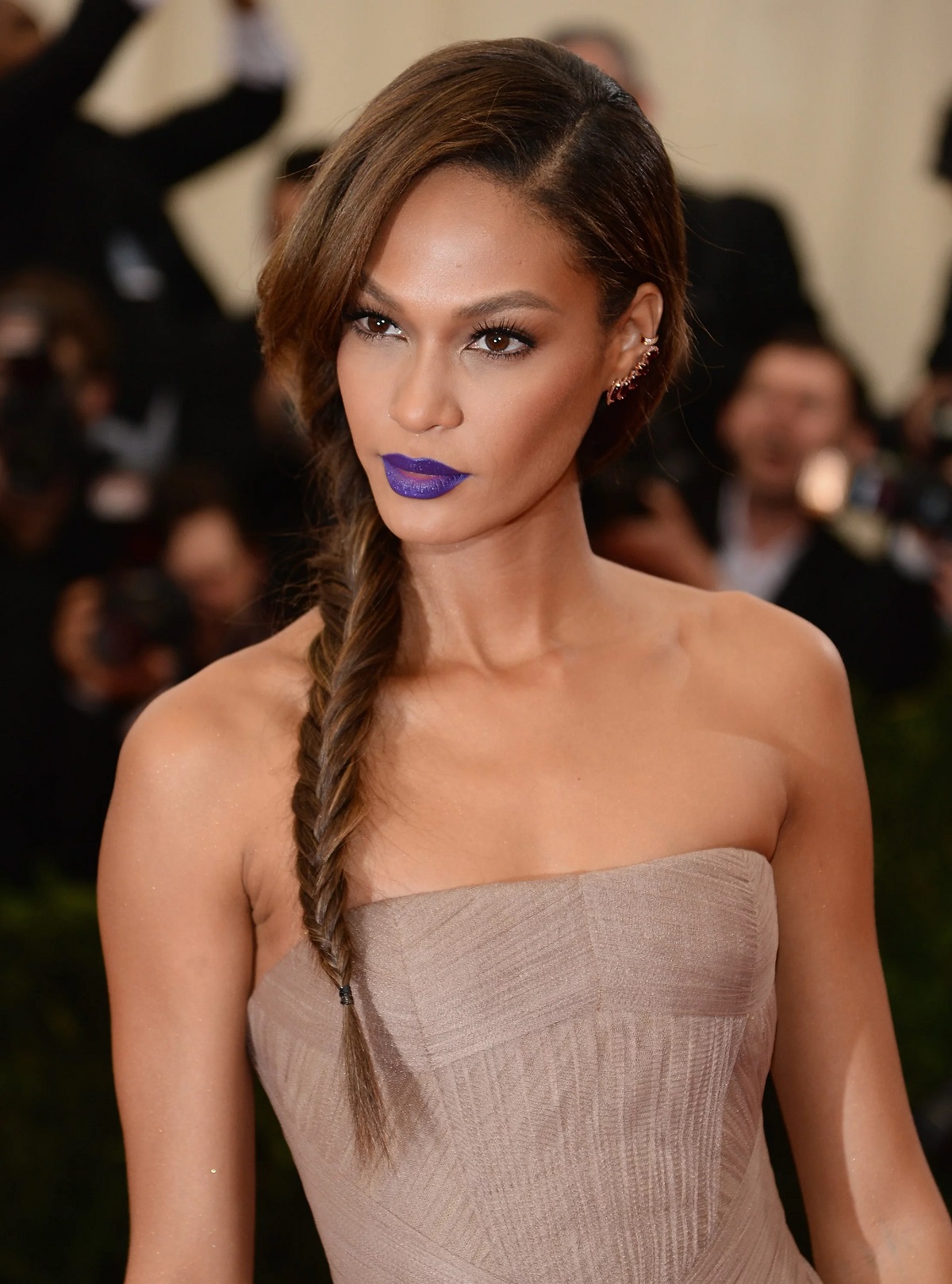 Messy Side Fishtail Braid With Sharp Side Sweeps