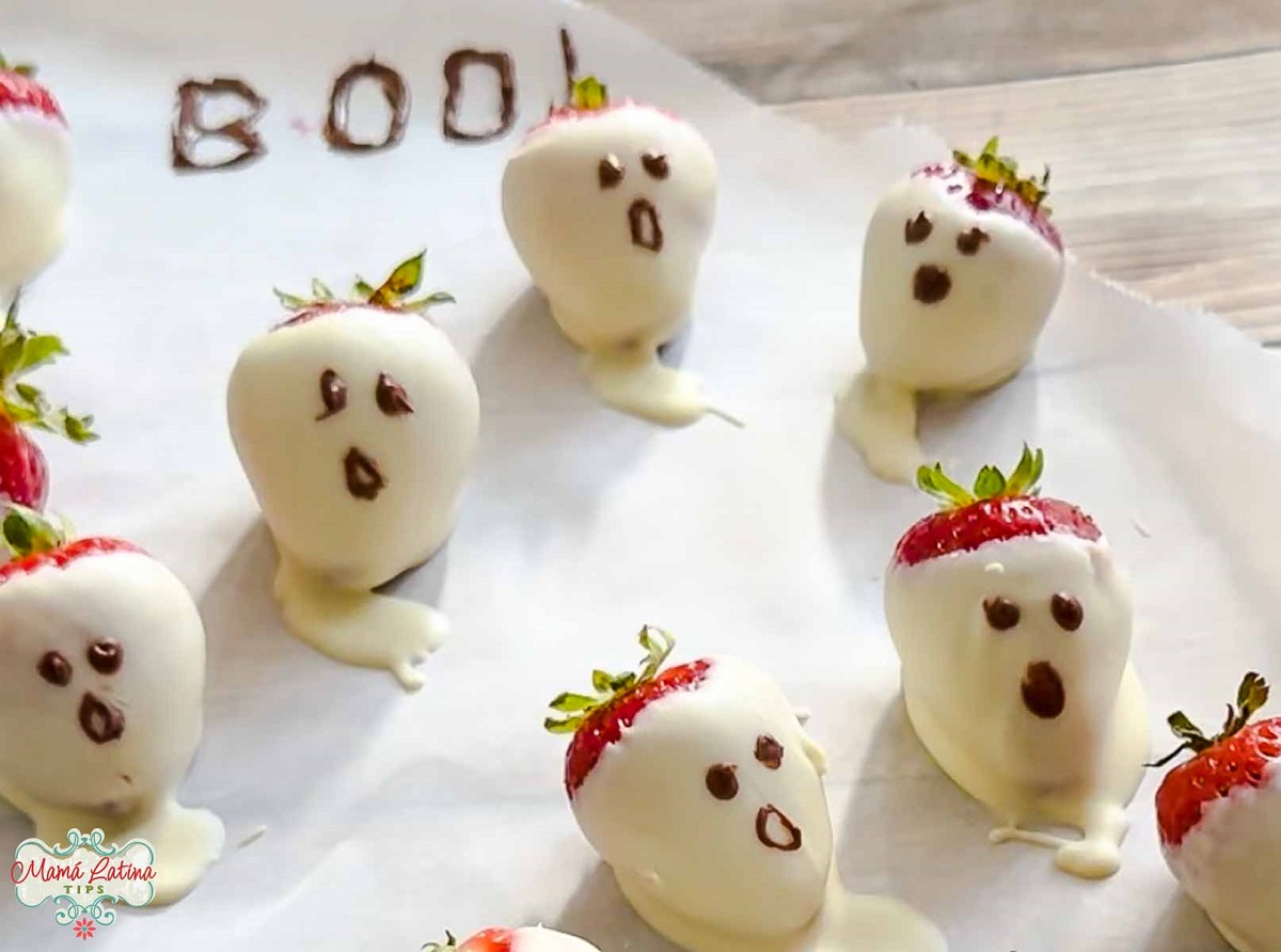 Chocolate Strawberry Ghosts!
