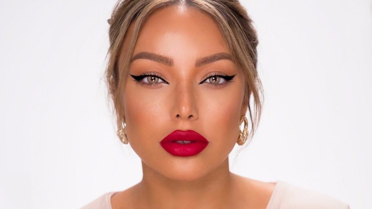 Classic red lip