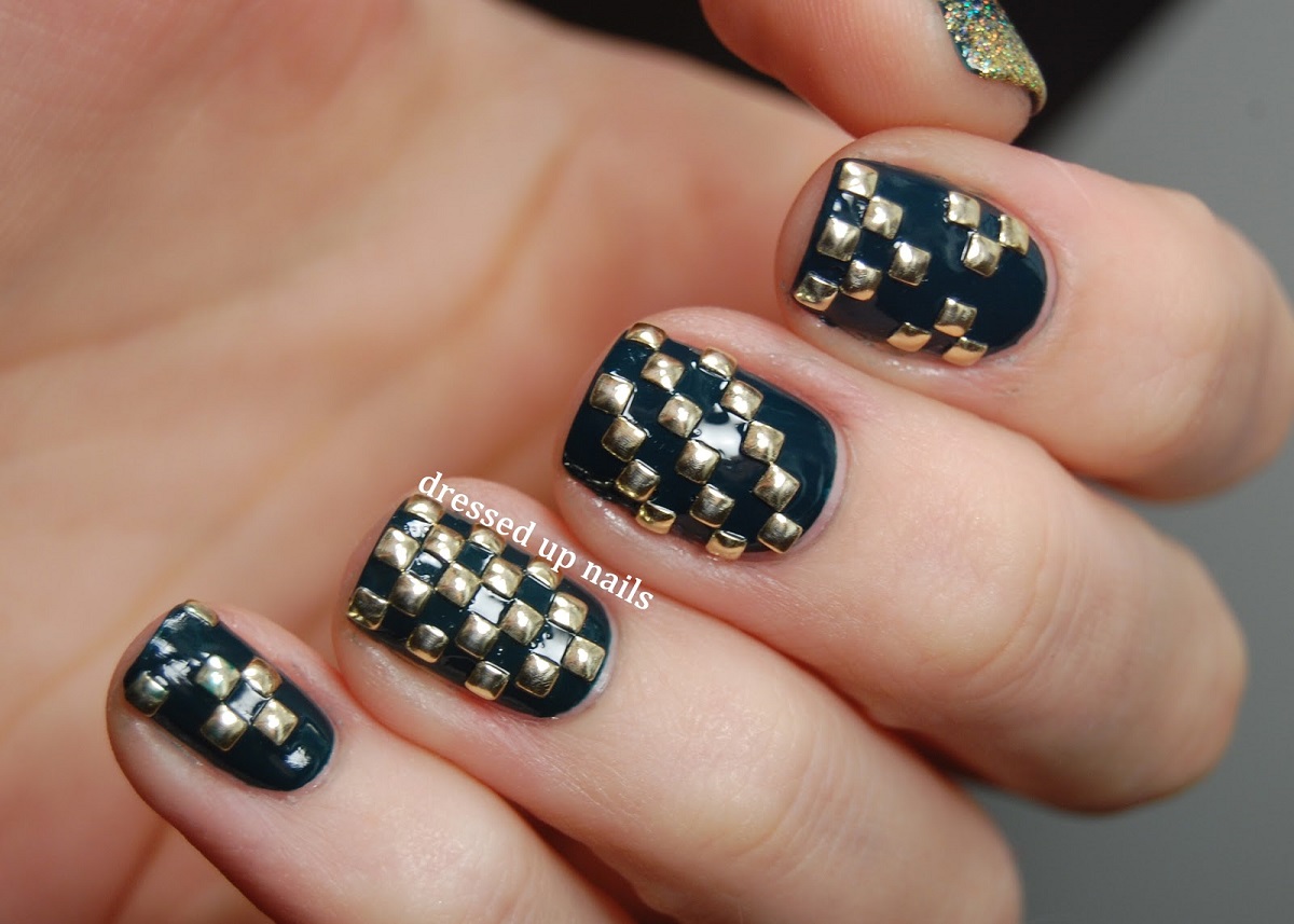3D Black And Gold Checkered Nail Art