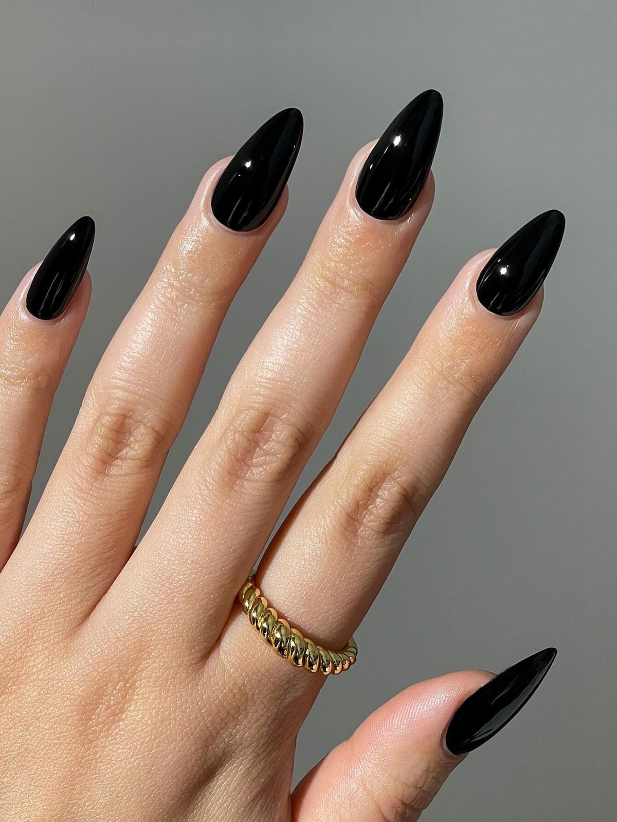 2024 Winter Nail Colors Trends