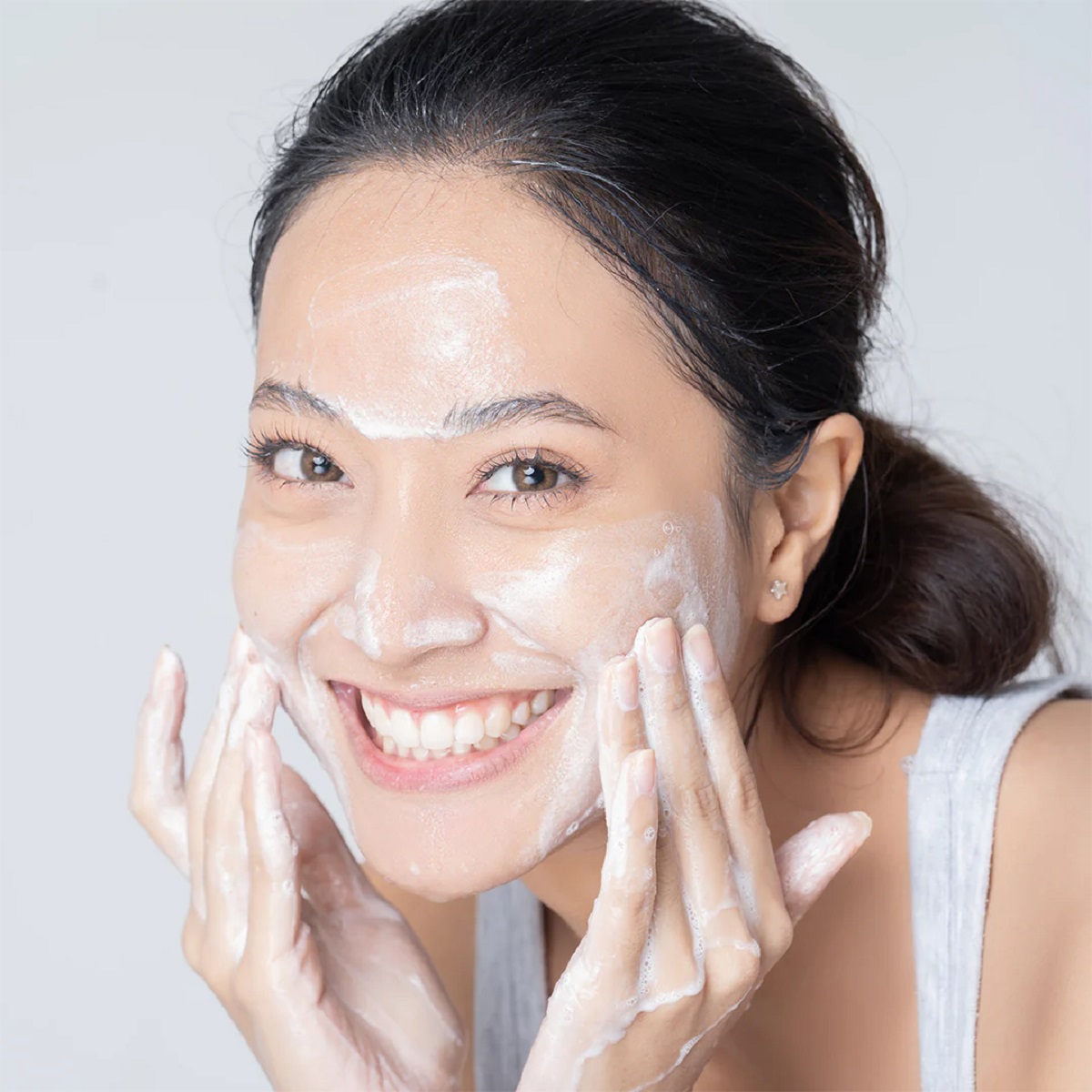 Clean Acne Skin Before You Start