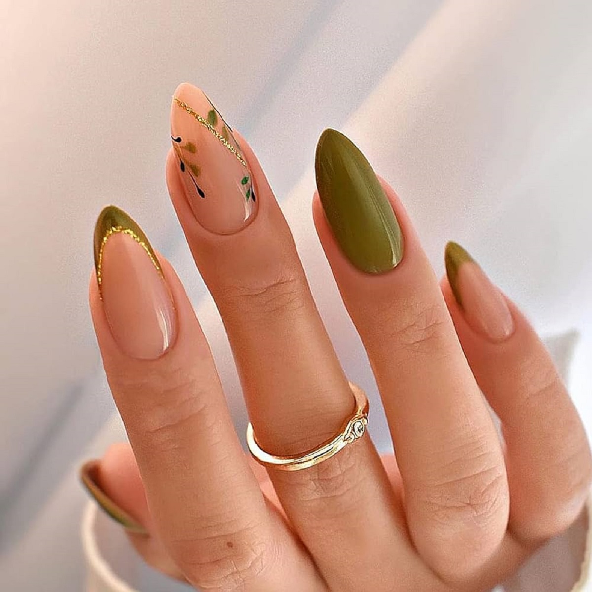 Green Acrylic Nails