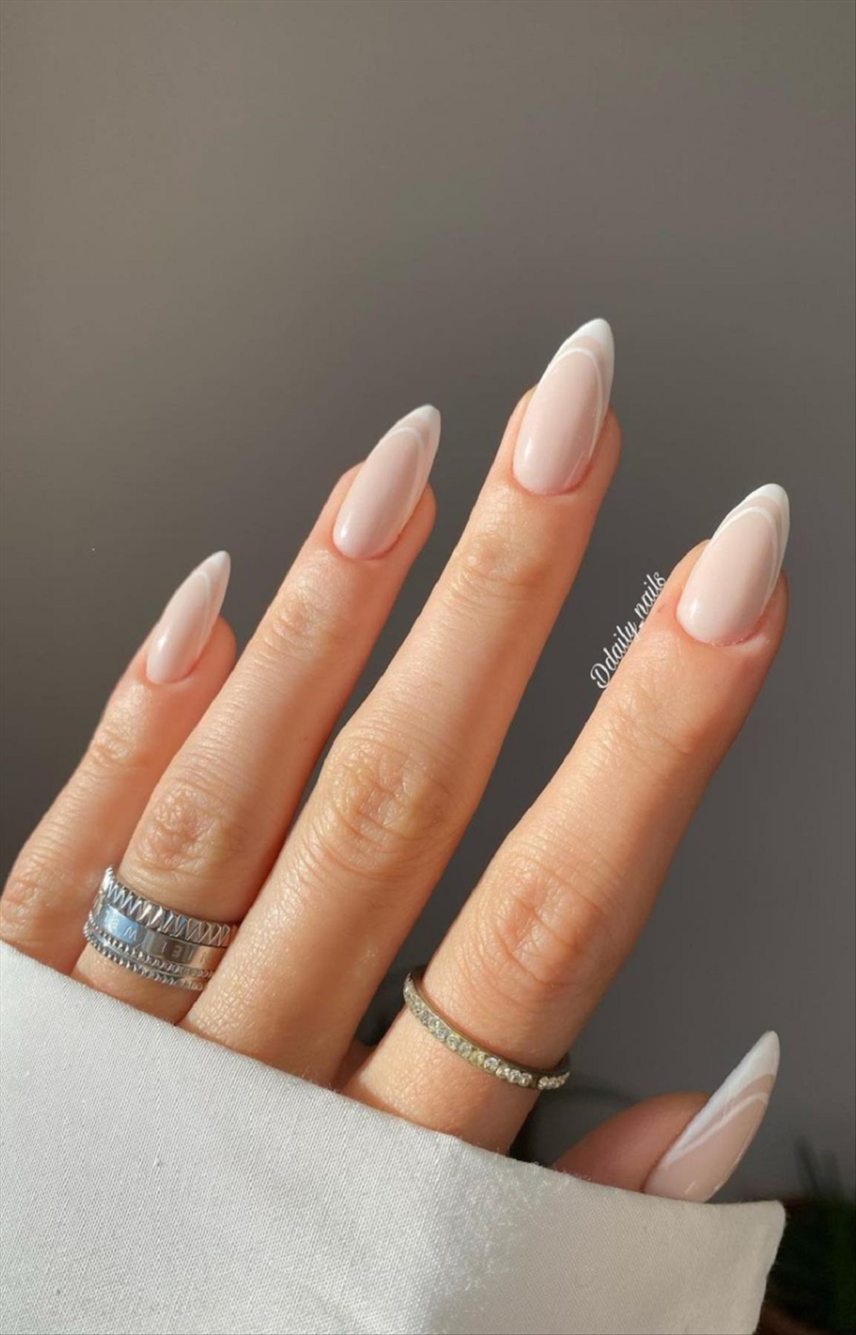 Marbled Pearlescent White French Tips