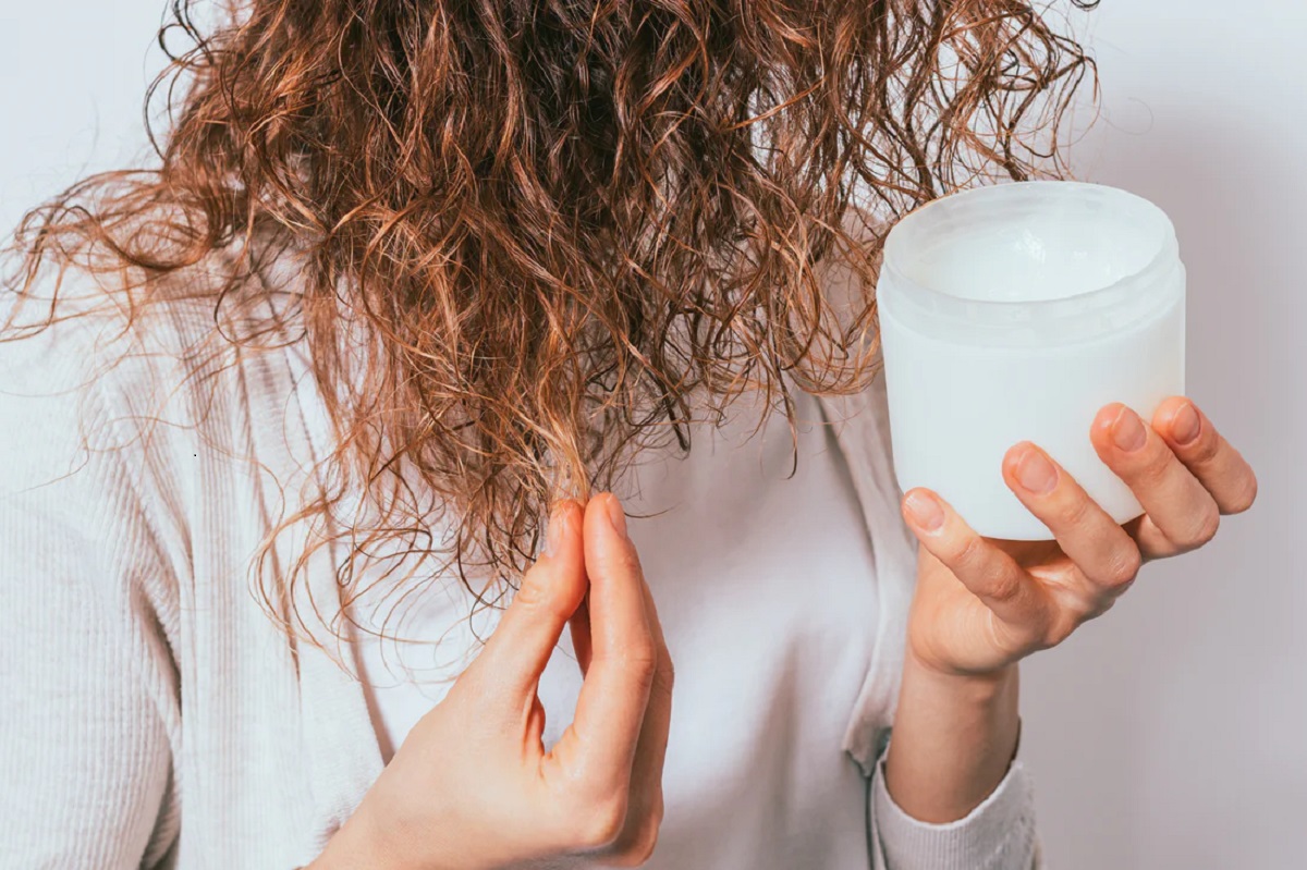 Use Coconut Oil To Deepen Curls