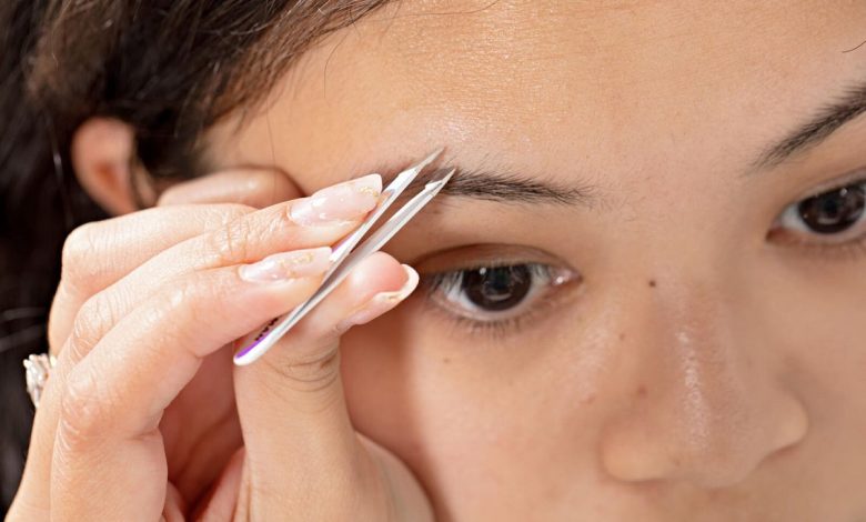 Trim Eyebrows At Home