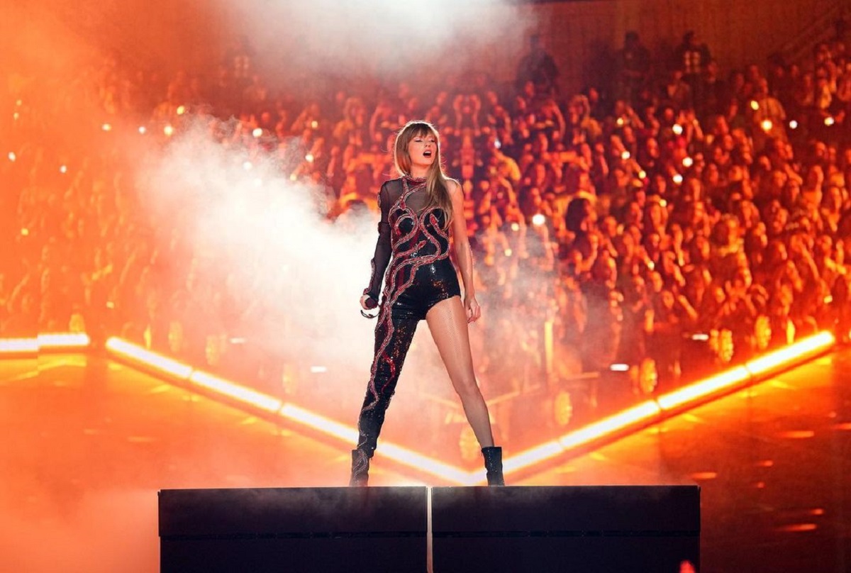 Reputation Tour: The Dark And Edgy Look