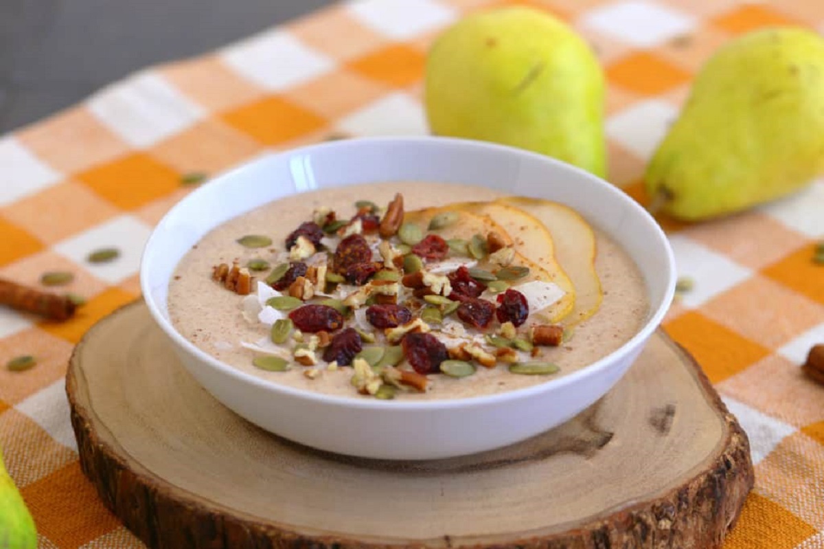 Spiced Pear Smoothie Bowl