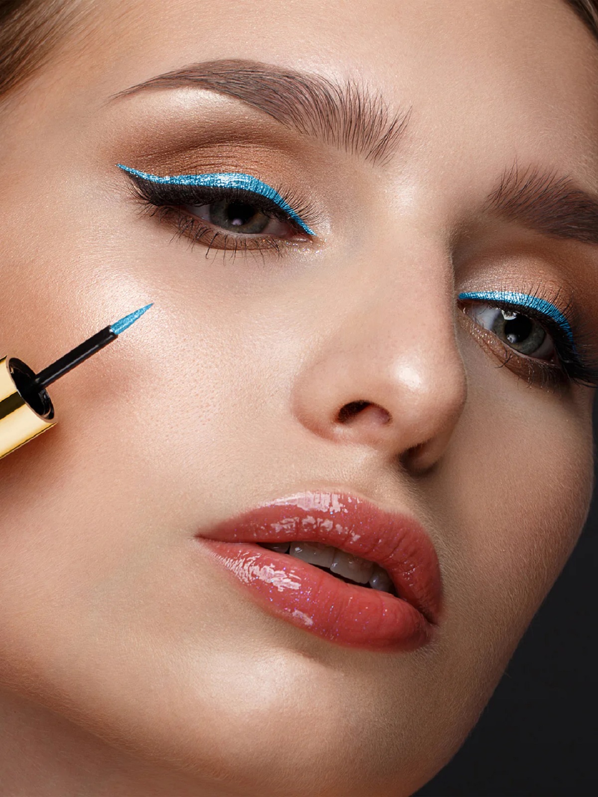 Graphic And Defined Eyeliner