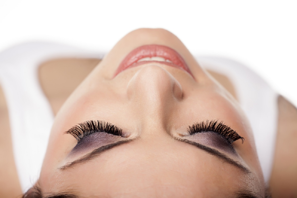 eyelashes
