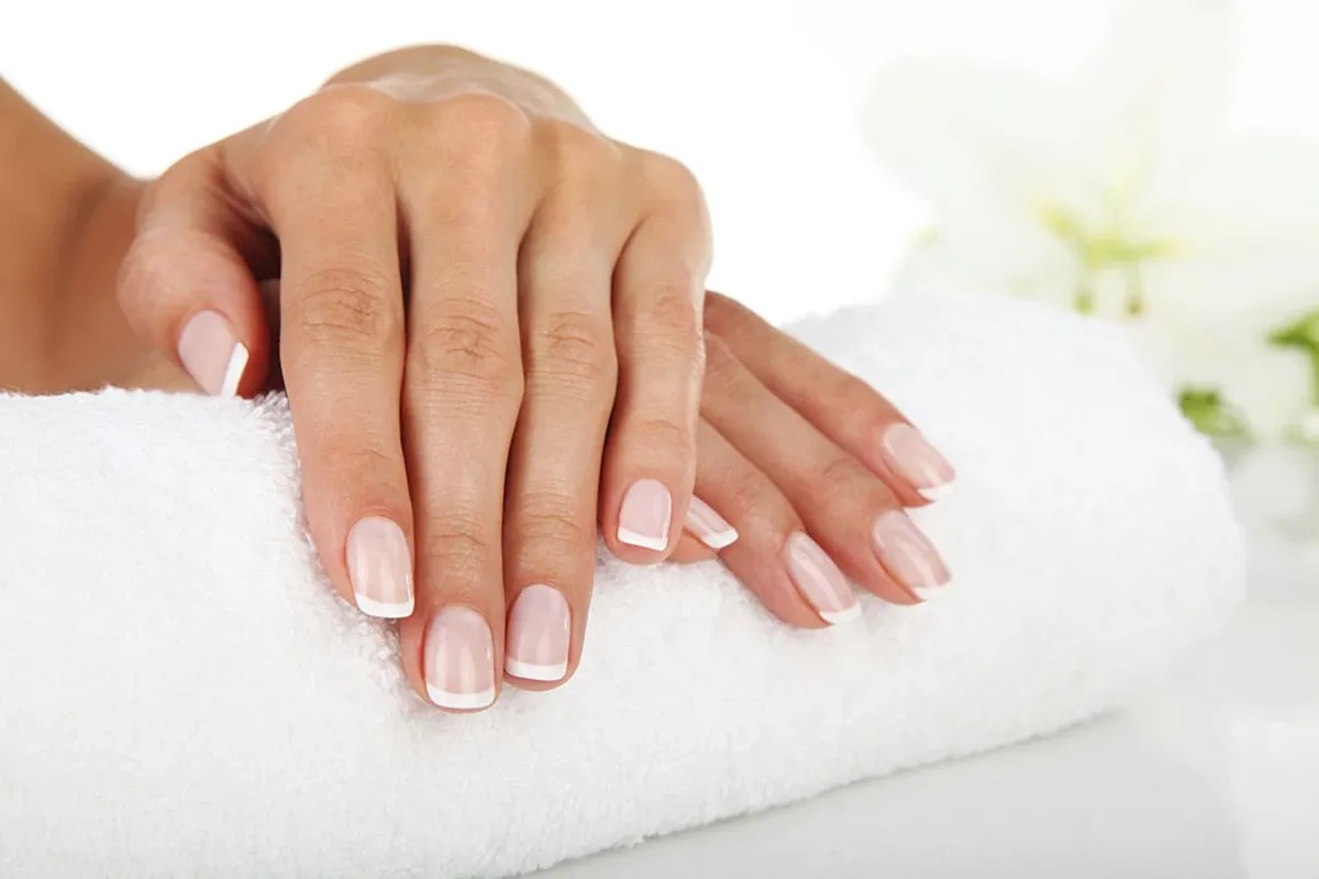 Achieving Naturally Shiny Nails